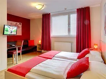 Meininger Hotel Wien Hauptbahnhof 3*, ウィーン
