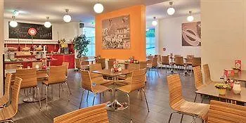 Meininger Hotel Wien Hauptbahnhof