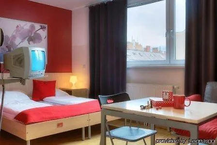 Meininger Hotel Wien Hauptbahnhof 3*, ウィーン オーストリア