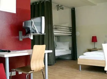 Meininger Hotel Wien Hauptbahnhof 3*, ウィーン オーストリア