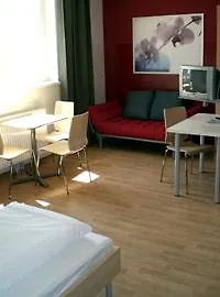 Meininger Hotel Wien Hauptbahnhof 3*, Vienna