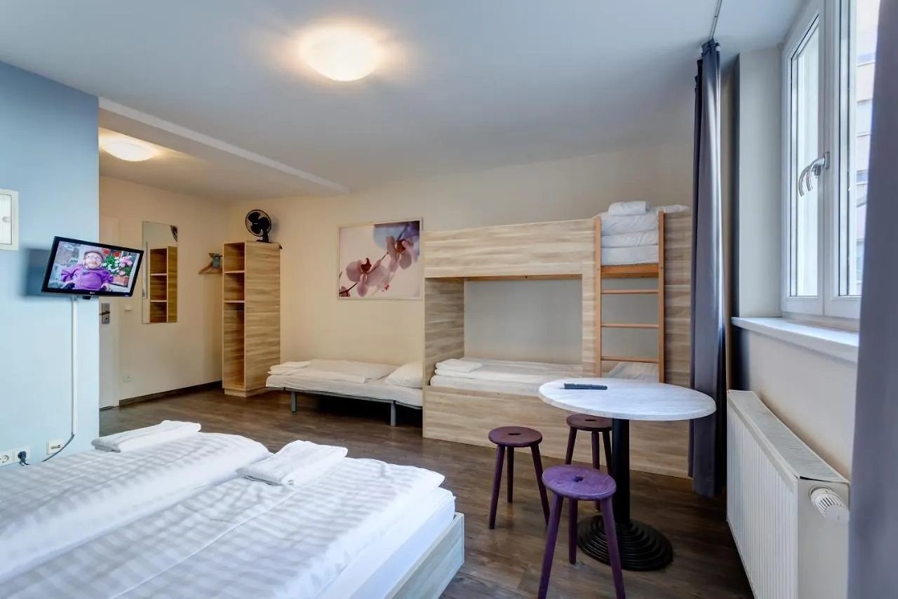 Meininger Hotel Wien Hauptbahnhof