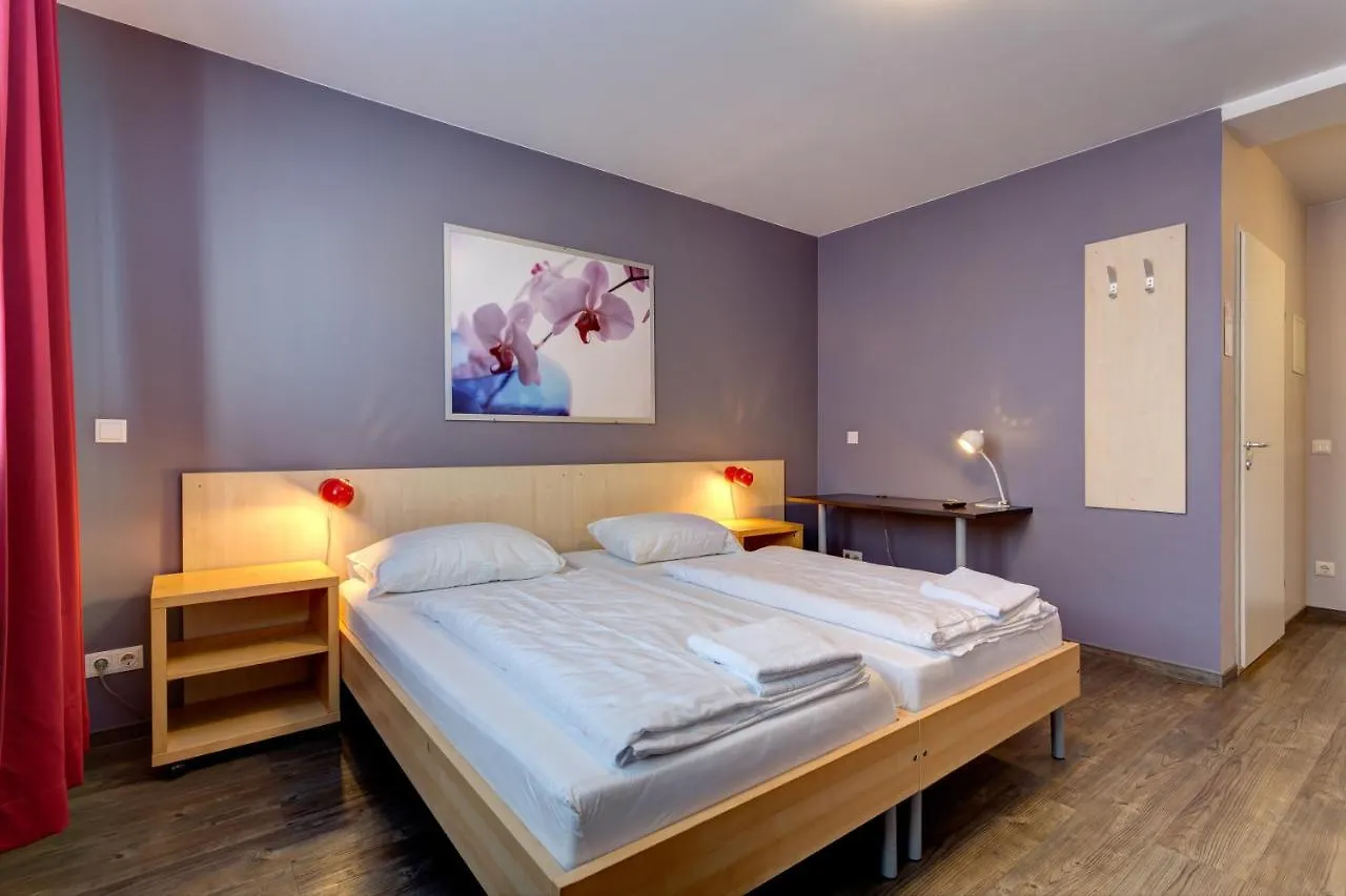 Meininger Hotel Wien Hauptbahnhof 3*, ウィーン