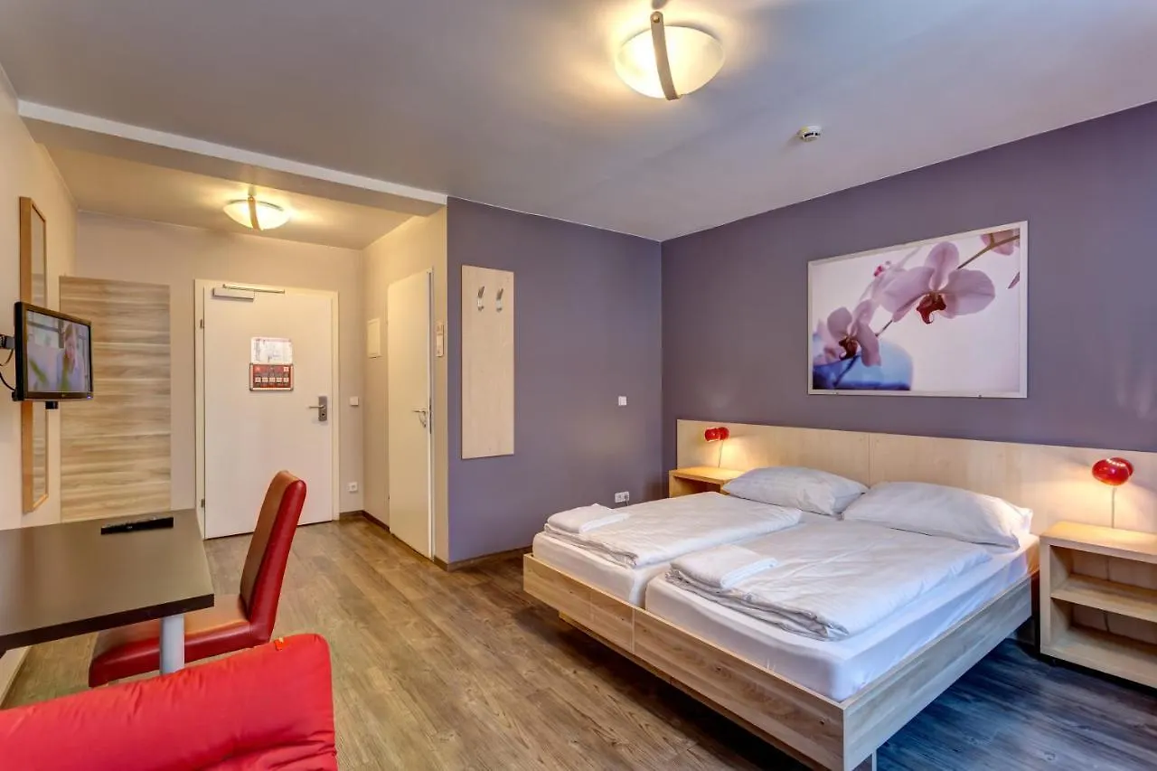 Meininger Hotel Wien Hauptbahnhof  ウィーン