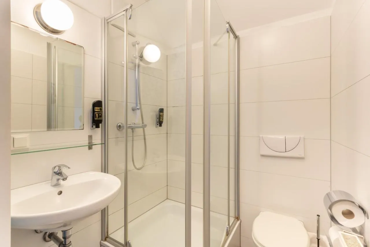 Meininger Hotel Wien Hauptbahnhof 3*, ウィーン オーストリア