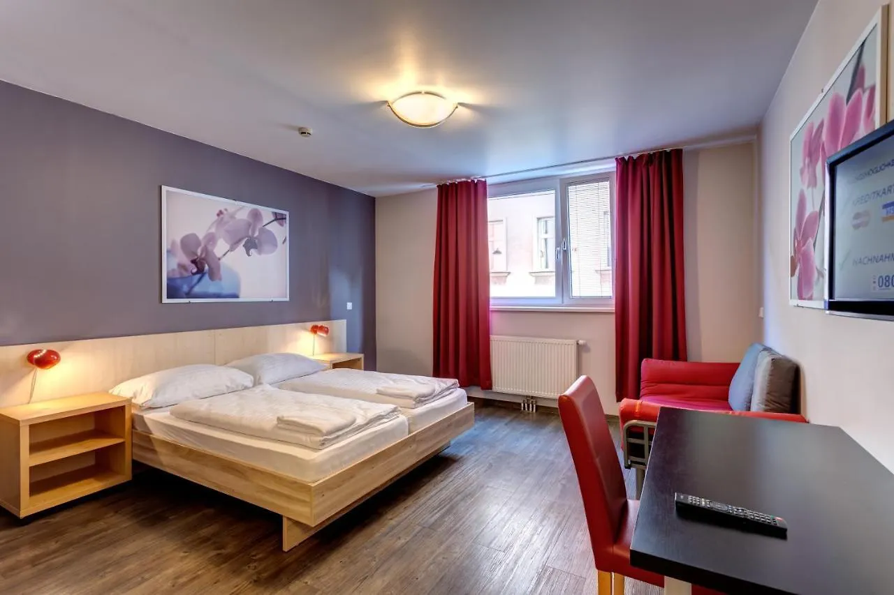 ***  Meininger Hotel Wien Hauptbahnhof オーストリア