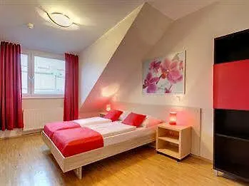 ***  Meininger Hotel Wien Hauptbahnhof Austria