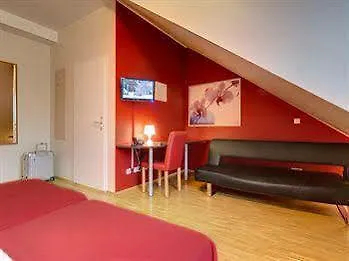 Meininger Hotel Wien Hauptbahnhof Vienna