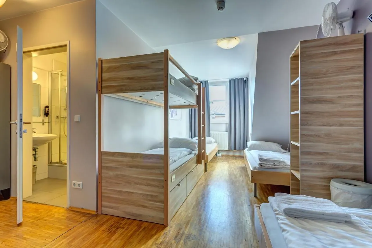 Meininger Hotel Wien Hauptbahnhof
